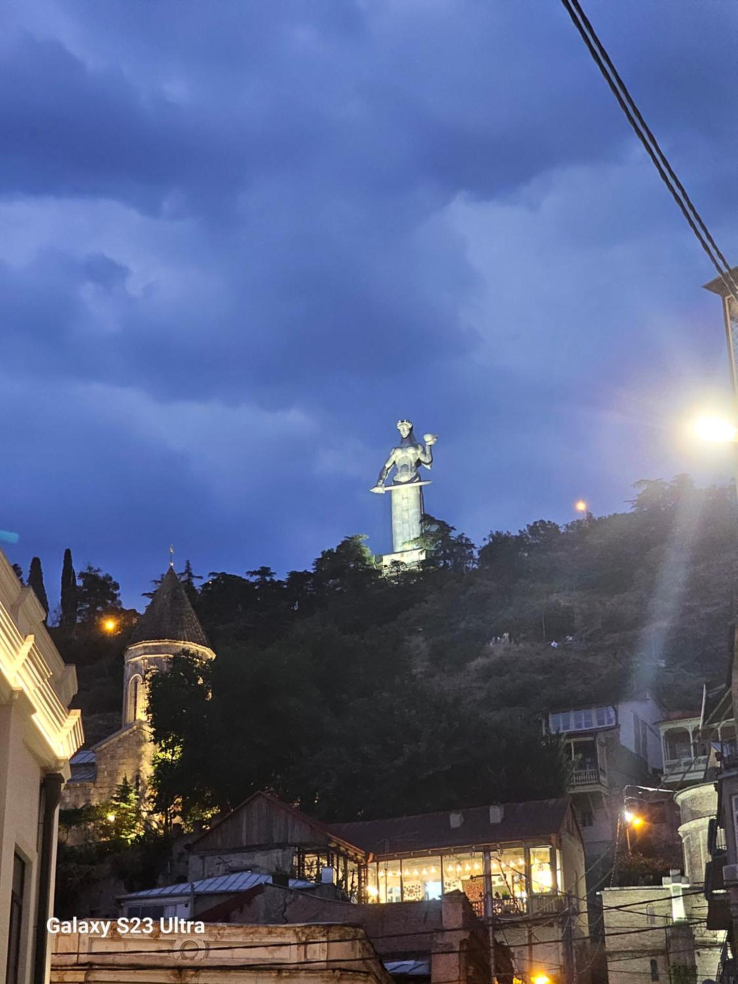 Appartamento Luka Tbilisi Esterno foto